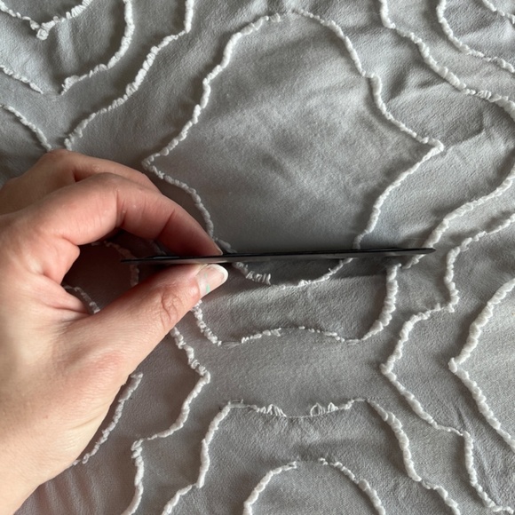 NEW Yeti Magnet - White w/ Navy - Picture 3 of 5